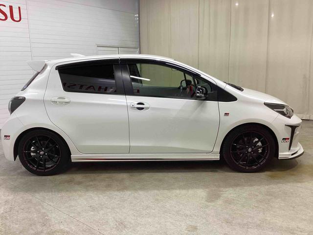 ヴィッツ GRスポーツ フロアCVT(パドルシフト) プッシュスタートスイッチ 電子カードキー カーナビ バックモニター ABS アルミホイール フォグランプ(4枚目)