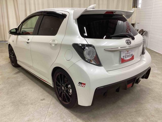 ヴィッツ GRスポーツ フロアCVT(パドルシフト) プッシュスタートスイッチ 電子カードキー カーナビ バックモニター ABS アルミホイール フォグランプ(9枚目)