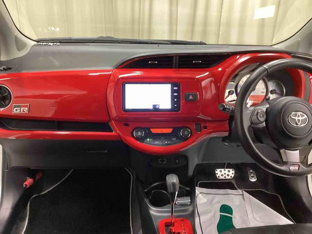 ヴィッツ GRスポーツ フロアCVT(パドルシフト) プッシュスタートスイッチ 電子カードキー カーナビ バックモニター ABS アルミホイール フォグランプ(15枚目)