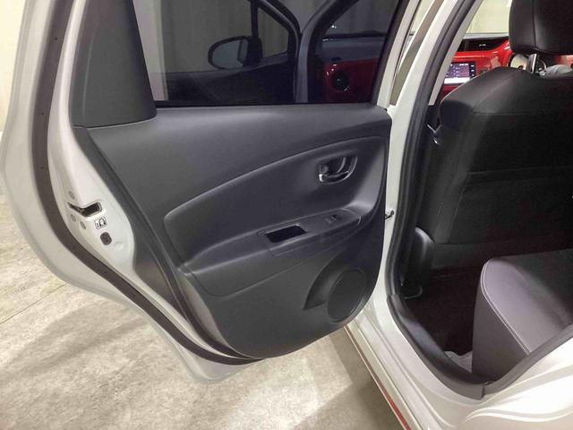 ヴィッツ GRスポーツ フロアCVT(パドルシフト) プッシュスタートスイッチ 電子カードキー カーナビ バックモニター ABS アルミホイール フォグランプ(44枚目)