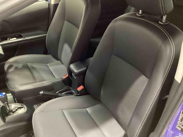 アクア Ｇ　フロアシフト　プッシュスタートスイッチ　電子カードキー　カーナビ　バックモニター　ＡＢＳ　アルミホイール　フォグランプ　ＥＴＣ車載器（13枚目）