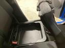 助手席シートの下のトレイの写真です