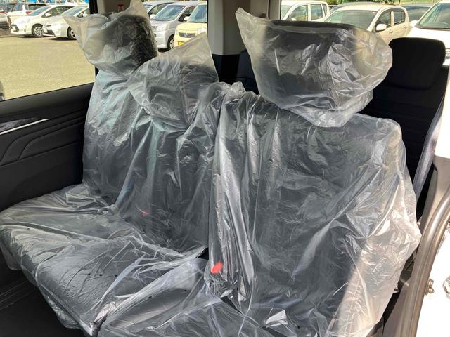 デリカＤ：５ シャモニー　後席用モニター取付パッケージ　サイドステップ付　ブラック加飾付ＬＥＤポジションランプ　フロントフェンダーシャモニーデカール　ブラックスエード調合皮シート　純正１８インチアルミ　木目調インパネ（31枚目）