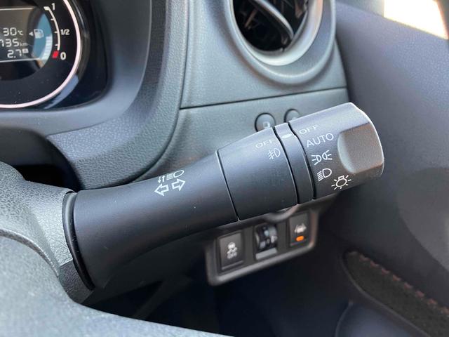 ノート メダリスト　エマージェンシーブレーキパッケージ　純正メモリーナビフルセグＴＶ　アラウンドモニター　Ｂｌｕｅｔｏｏｔｈ　フロントフォグランプ　合皮コンビシート　　アイドリングストップ　革巻きステアリングホイール（29枚目）