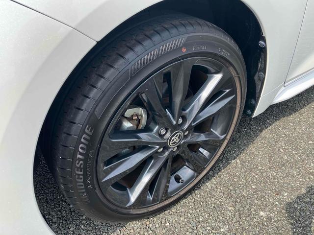 カローラツーリング ダブルバイビー　ツートーンカラー　１０．５インチディスプレイオーディオプラス　パーキングサポートブレーキ　ブラインドスポットモニター　セーフティセンス　ＬＥＤヘッドランプ　レーダークルーズコントロール（16枚目）