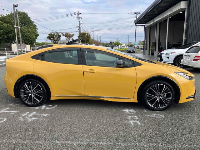 プリウス Z デジタルインナーミラー スペアタイヤ HDMI端子 パノラミックビューモニター トヨタチームメイト ステアリングヒーター ワイヤレス充電器 合皮スポーティーシート 12.3インチディスプレイオーディオ(9枚目)