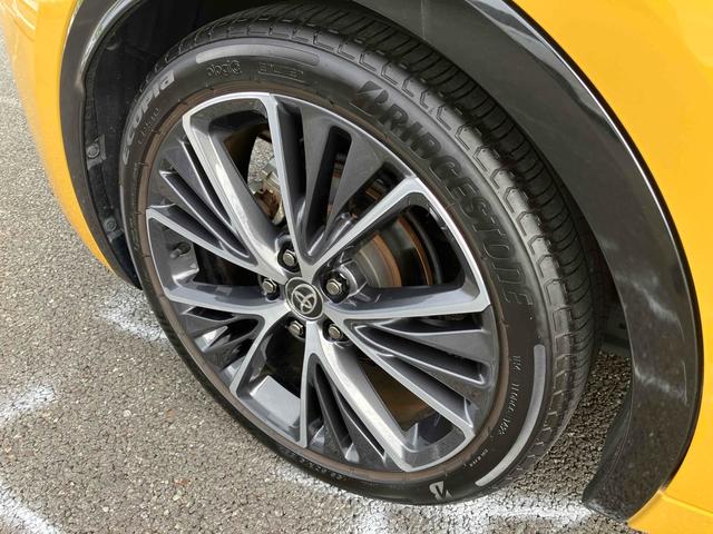 プリウス Z デジタルインナーミラー スペアタイヤ HDMI端子 パノラミックビューモニター トヨタチームメイト ステアリングヒーター ワイヤレス充電器 合皮スポーティーシート 12.3インチディスプレイオーディオ(13枚目)