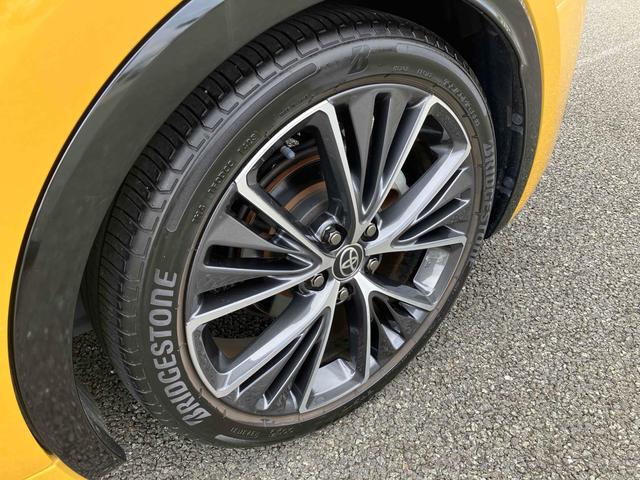 プリウス Z デジタルインナーミラー スペアタイヤ HDMI端子 パノラミックビューモニター トヨタチームメイト ステアリングヒーター ワイヤレス充電器 合皮スポーティーシート 12.3インチディスプレイオーディオ(16枚目)