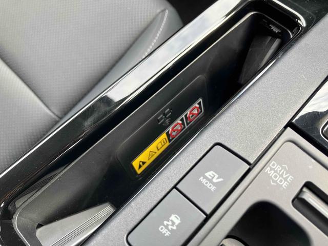 プリウス Z デジタルインナーミラー スペアタイヤ HDMI端子 パノラミックビューモニター トヨタチームメイト ステアリングヒーター ワイヤレス充電器 合皮スポーティーシート 12.3インチディスプレイオーディオ(56枚目)