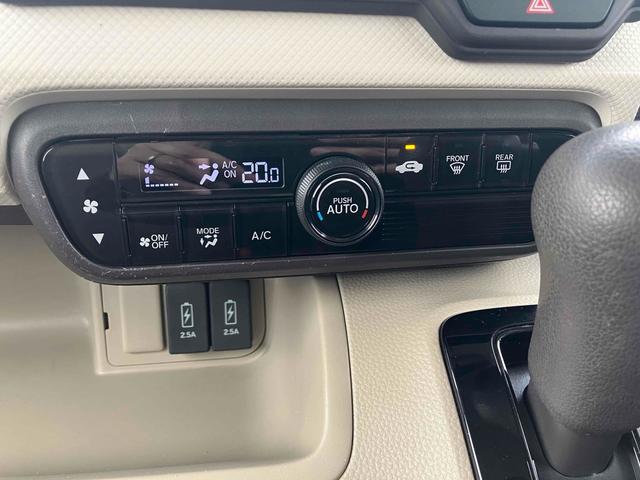 手の届きやすいところで簡単操作ができる空調付き！オールシーズンお好みの温度調節ができます。