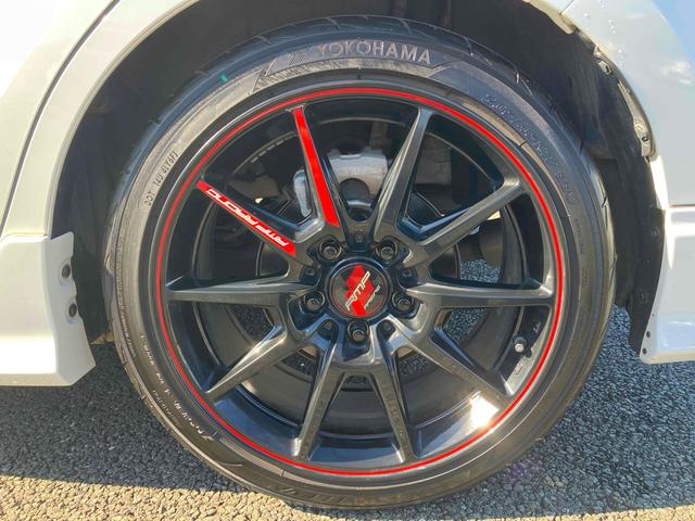 スイフトスポーツ ベースグレード ワンオーナー/後期モデル/純正エアロ/全方位モニター用カメラパッケージ/RMP17インチアルミホイール/ブラインドスポットモニター/セーフティサポート/純正8インチフルセグTV/LEDヘッドライト(11枚目)