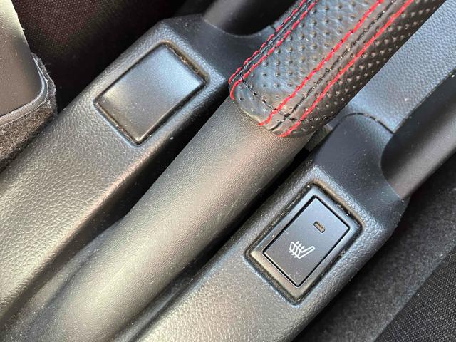 スイフトスポーツ ベースグレード ワンオーナー/後期モデル/純正エアロ/全方位モニター用カメラパッケージ/RMP17インチアルミホイール/ブラインドスポットモニター/セーフティサポート/純正8インチフルセグTV/LEDヘッドライト(40枚目)