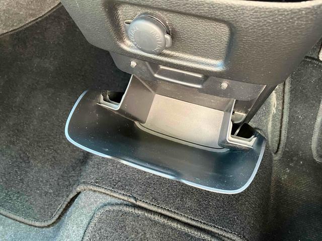 ソリオバンディット ハイブリッドＭＶ　ブラックルーフ／アイドリングストップ／ＬＥＤヘッドライト／純正１５インチアルミホイル／ナノイー付オートエアコン／ファブリックシート／シートヒーター／後席パーソナルテーブル／社外７インチフルセグＴＶ（41枚目）