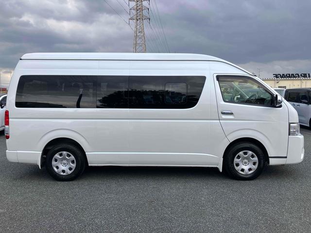 ハイエースワゴン グランドキャビン 10人乗/バックモニターセット/助手席側パワースライドドア/リアクーラー/リアヒーター/15インチホイールキャップ/ハロゲンヘッドライト/スマートキー&プッシュスタート/ETC/カーオーディオ(8枚目)