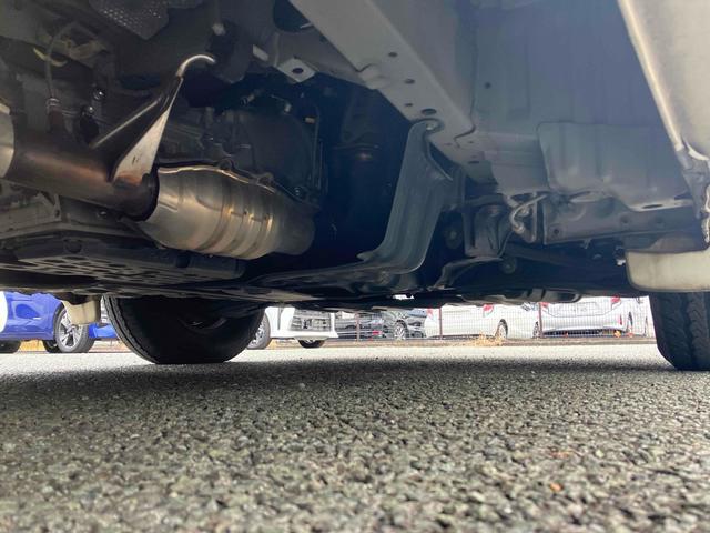 ハイエースワゴン グランドキャビン 10人乗/バックモニターセット/助手席側パワースライドドア/リアクーラー/リアヒーター/15インチホイールキャップ/ハロゲンヘッドライト/スマートキー&プッシュスタート/ETC/カーオーディオ(47枚目)