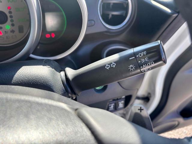 N-BOX G ターボSSパッケージ ナビ バックカメラ USB パドルシフト 両側電動スライドドア ナビ オートクルーズコントロール オートライト HID スマートキー アイドリングストップ 電動格納ミラー ベンチシート(20枚目)