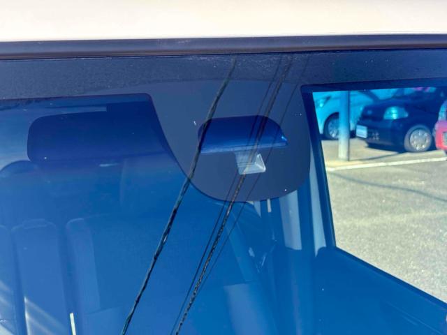 N-BOXカスタム G ターボSSブラックスタイルパッケージ パドルシフト 両側電動スライドドア ナビ TV バックモニター ETC ハーフレザー 衝突被害軽減システム オートライト HID スマートキー アイドリングストップ 電動格納ミラー シートヒーター(6枚目)