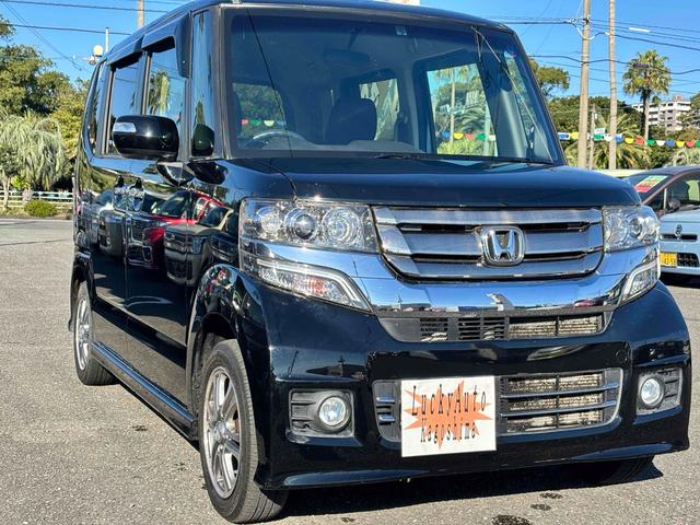 Ｎ－ＢＯＸカスタム Ｇ・Ｌパッケージ　純正ナビ　フルセグＴＶ　Ｂｌｕｅｔｏｏｔｈオーディオ　ＤＶＤ　ＵＳＢ　パワースライドドア　ＨＩＤ　スマートキー　アイドリングストップ　電動格納ミラー　ベンチシート　ＣＶＴ　盗難防止システム　ＡＢＳ（3枚目）