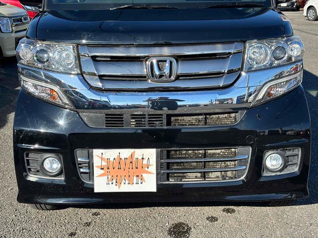 Ｎ－ＢＯＸカスタム Ｇ・Ｌパッケージ　純正ナビ　フルセグＴＶ　Ｂｌｕｅｔｏｏｔｈオーディオ　ＤＶＤ　ＵＳＢ　パワースライドドア　ＨＩＤ　スマートキー　アイドリングストップ　電動格納ミラー　ベンチシート　ＣＶＴ　盗難防止システム　ＡＢＳ（4枚目）