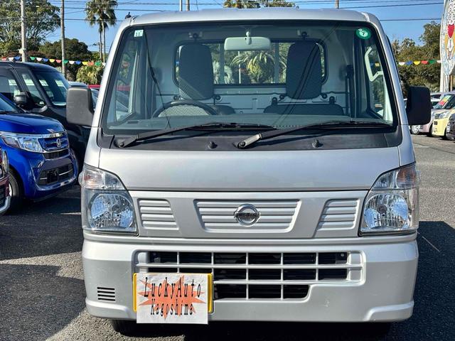 ＮＴ１００クリッパートラック ＤＸ　５速マニュアル車　エアコン　運転席エアバッグ　助手席エアバッグ　三方開（2枚目）