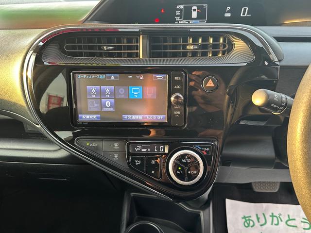 アクア Ｓスタイルブラック　ＣＶＴ　　Ｐスタート　スマートキー　プリクラッシュセーフティ　オートハイビーム　レーンディパーチャーアラート　先行車発進お知らせ機能　ウィンカーミラー　シートヒーター　ＥＴＣ付き（12枚目）