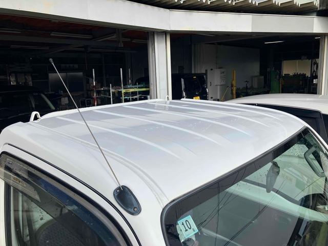 アクティトラック SDX 軽トラック 5速マニュアル アルミホイール エアコン 運転席エアバッグ CD USB ミュージックプレイヤー接続可 三方開(12枚目)