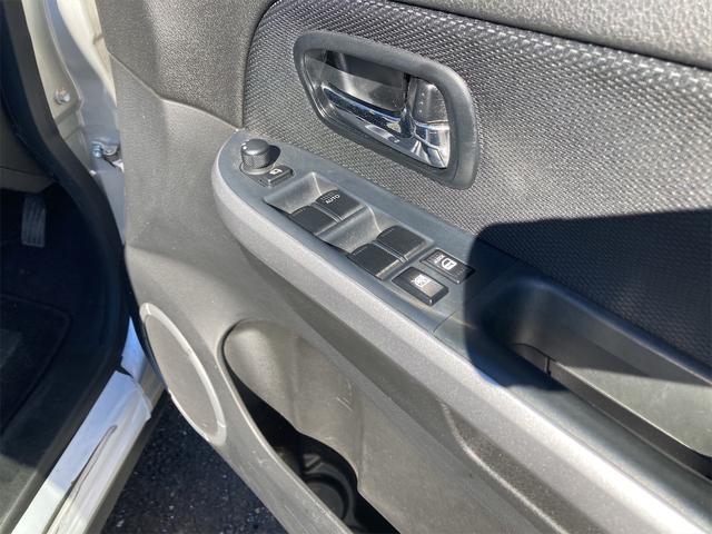 2.0XE 4WD ナビ TV アルミホイール スマートキー 電動格納ミラー シートヒーター AT 盗難防止システム 衝突安全ボディ CD DVD再生 記録簿 ABS エアコン パワーステアリング(11枚目)