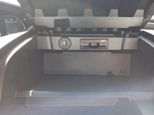 ソリオ ハイブリッドＭＺ　ドライブレコーダー　ＥＴＣ　全周囲カメラ　ナビ　ＴＶ　両側電動スライドドア　クリアランスソナー　オートクルーズコントロール　レーンアシスト　衝突被害軽減システム　アルミホイール　オートライト　ＨＩＤ（11枚目）