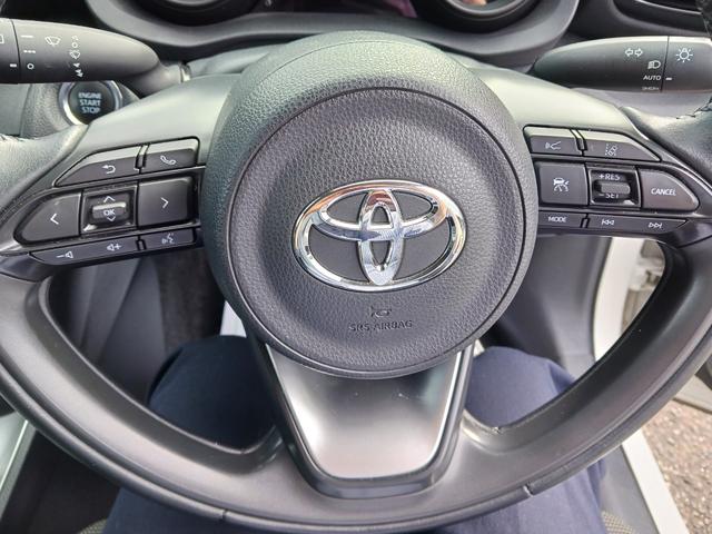 ヤリスクロス G 全周囲カメラ クリアランスソナー オートクルーズコントロール レーンアシスト 衝突被害軽減システム ナビ オートマチックハイビーム オートライト アルミホイール スマートキー 電動格納ミラー CVT(3枚目)