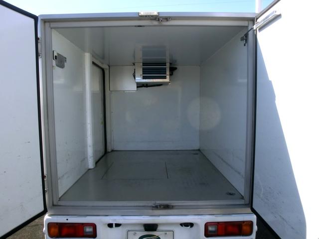 アクティトラック 　冷凍冷蔵庫－７℃設定　禁煙車　５速マニュアル　エアコン　パワステ（9枚目）