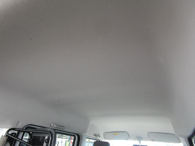 禁煙車でございますので天井にヤニ汚れ等無く綺麗です★