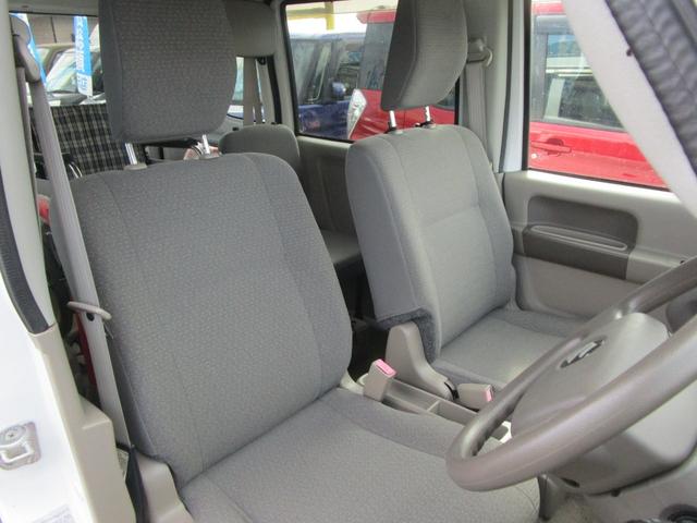 禁煙車でございますので天井にヤニ汚れ等無く綺麗です★