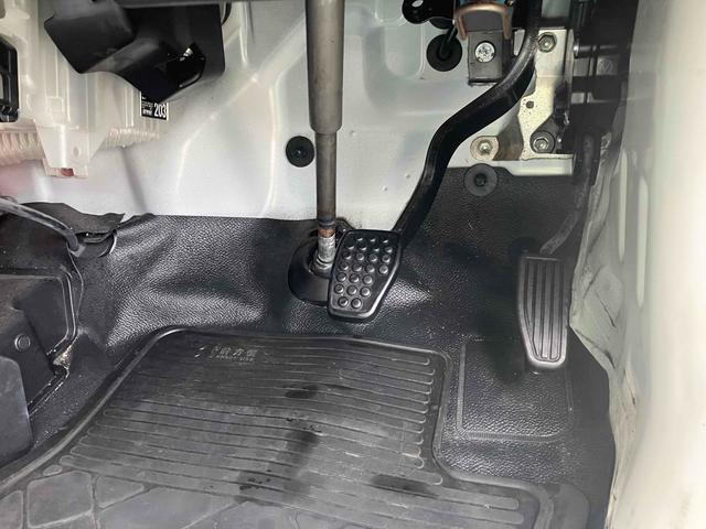 ハイゼットカーゴ ＤＸ　ＳＡＩＩＩ　ＡＴ　衝突被害軽減システム　クリアランスソナー　ＥＴＣ　ナビ　ＴＶ　両側スライドドア　キーレスエントリー　アイドリングストップ　オートマチックハイビーム　ＡＢＳ　ＥＳＣ　エアコン（31枚目）