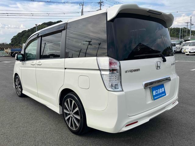 ステップワゴンスパーダ Ｓ　ＥＴＣ　バックカメラ　ナビ　ＴＶ　両側スライド・片側電動　ＨＩＤ　キーレスエントリー　電動格納ミラー　３列シート　フルフラット　ＣＶＴ　アルミホイール　ＣＤ　ＤＶＤ再生　ＵＳＢ　盗難防止システム（9枚目）