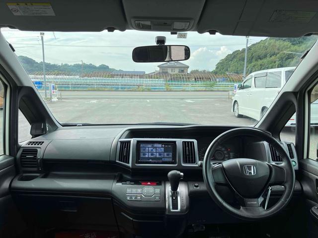 ステップワゴンスパーダ Ｓ　ＥＴＣ　バックカメラ　ナビ　ＴＶ　両側スライド・片側電動　ＨＩＤ　キーレスエントリー　電動格納ミラー　３列シート　フルフラット　ＣＶＴ　アルミホイール　ＣＤ　ＤＶＤ再生　ＵＳＢ　盗難防止システム（14枚目）
