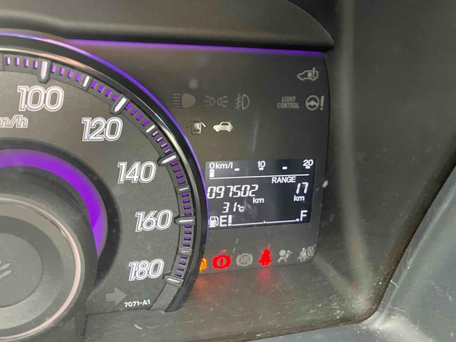 ステップワゴンスパーダ Ｓ　ＥＴＣ　バックカメラ　ナビ　ＴＶ　両側スライド・片側電動　ＨＩＤ　キーレスエントリー　電動格納ミラー　３列シート　フルフラット　ＣＶＴ　アルミホイール　ＣＤ　ＤＶＤ再生　ＵＳＢ　盗難防止システム（19枚目）