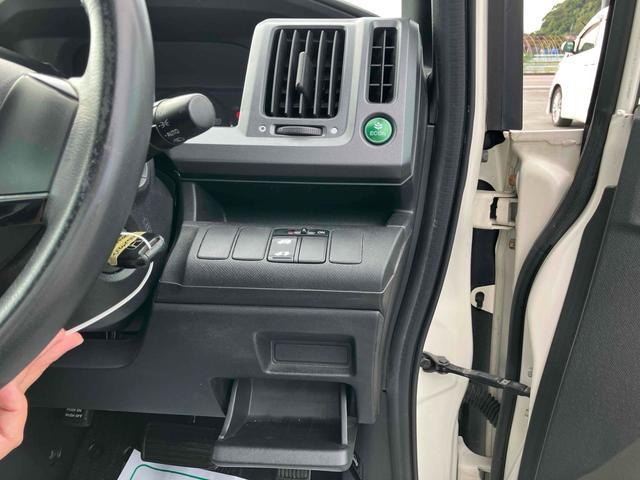 ステップワゴンスパーダ Ｓ　ＥＴＣ　バックカメラ　ナビ　ＴＶ　両側スライド・片側電動　ＨＩＤ　キーレスエントリー　電動格納ミラー　３列シート　フルフラット　ＣＶＴ　アルミホイール　ＣＤ　ＤＶＤ再生　ＵＳＢ　盗難防止システム（31枚目）