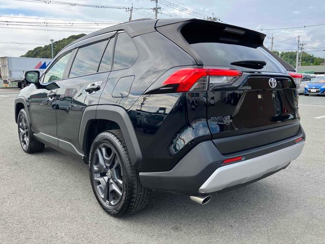 ＲＡＶ４ アドベンチャー　４ＷＤ　ＥＴＣ　バックカメラ　クリアランスソナー　オートクルーズコントロール　レーンアシスト　パワーシート　衝突被害軽減システム　ナビ　ＴＶ　オートマチックハイビーム　オートライト　ＬＥＤヘッドランプ（9枚目）