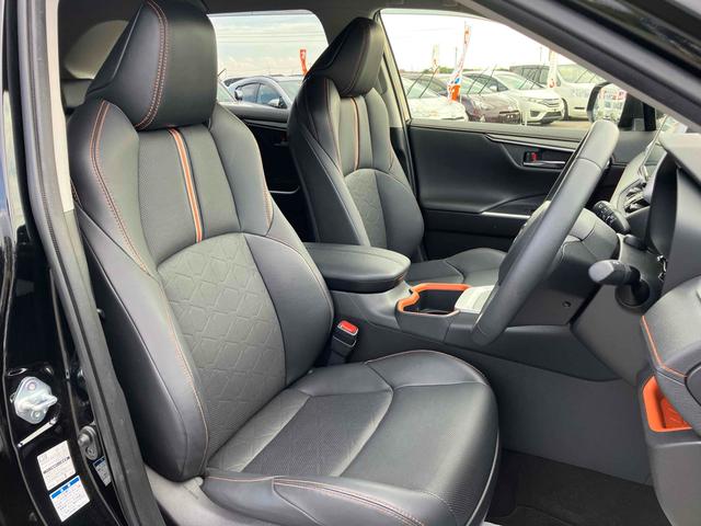 ＲＡＶ４ アドベンチャー　４ＷＤ　ＥＴＣ　バックカメラ　クリアランスソナー　オートクルーズコントロール　レーンアシスト　パワーシート　衝突被害軽減システム　ナビ　ＴＶ　オートマチックハイビーム　オートライト　ＬＥＤヘッドランプ（13枚目）