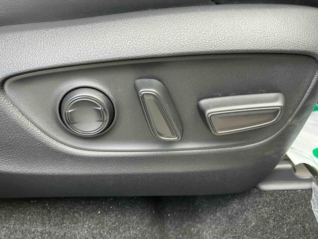 ＲＡＶ４ アドベンチャー　４ＷＤ　ＥＴＣ　バックカメラ　クリアランスソナー　オートクルーズコントロール　レーンアシスト　パワーシート　衝突被害軽減システム　ナビ　ＴＶ　オートマチックハイビーム　オートライト　ＬＥＤヘッドランプ（14枚目）