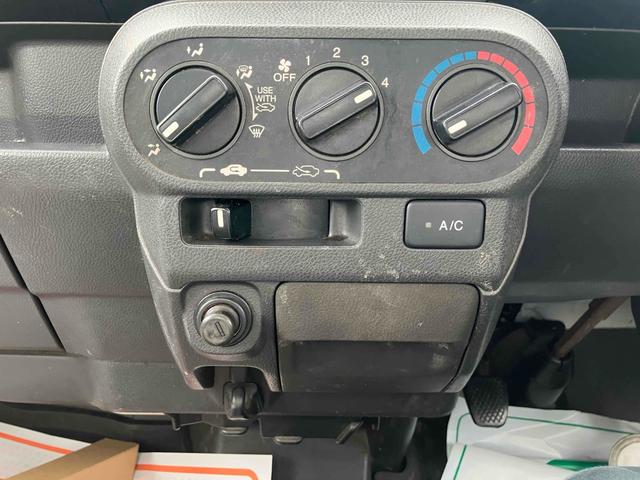 アクティトラック SDX 4WD 軽トラック MT エアコン 運転席エアバッグ(20枚目)