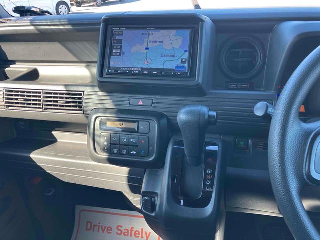 シフトレバー。ぜひ一度お客様の目で確認してください。