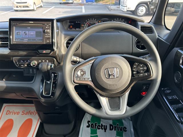 N-BOXカスタム ETC バックカメラ 両側電動スライドドア TV クリアランスソナー オートクルーズコントロール レーンアシスト 衝突被害軽減システム オートライト スマートキー アイドリングストップ 電動格納ミラー(3枚目)