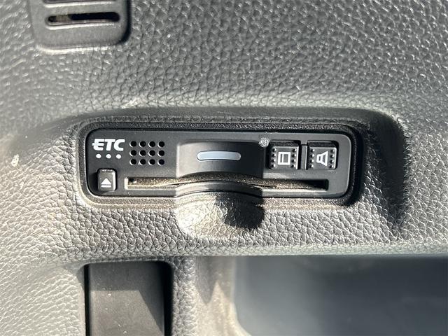 N-BOXカスタム ETC バックカメラ 両側電動スライドドア TV クリアランスソナー オートクルーズコントロール レーンアシスト 衝突被害軽減システム オートライト スマートキー アイドリングストップ 電動格納ミラー(5枚目)