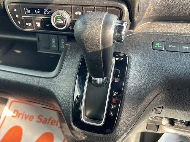 N-BOXカスタム ETC バックカメラ 両側電動スライドドア TV クリアランスソナー オートクルーズコントロール レーンアシスト 衝突被害軽減システム オートライト スマートキー アイドリングストップ 電動格納ミラー(9枚目)