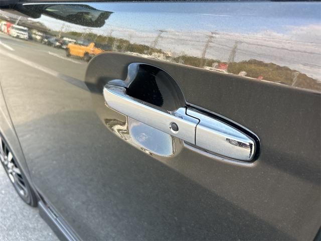 N-BOXカスタム ETC バックカメラ 両側電動スライドドア TV クリアランスソナー オートクルーズコントロール レーンアシスト 衝突被害軽減システム オートライト スマートキー アイドリングストップ 電動格納ミラー(29枚目)