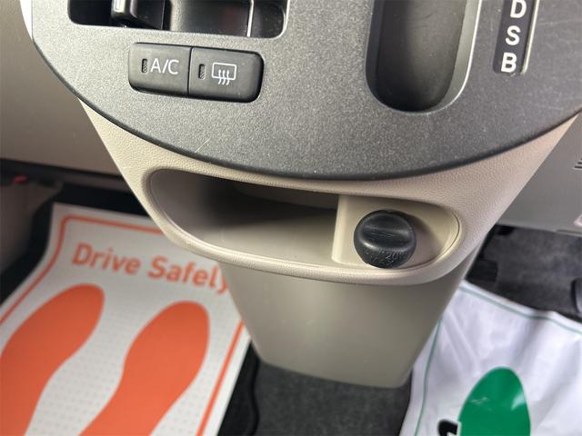 タント 　両側スライドドア　キーレスエントリー　アイドリングストップ　電動格納ミラー　ベンチシート　ＣＶＴ　ＥＳＣ　ＣＤ　ＵＳＢ　エアコン　パワーウィンドウ（42枚目）