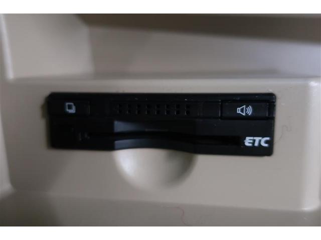 アエラス　クルーズＣ　フルセグ地デジ　ＤＶＤ再生　運転席パワーシート　ナビＴＶ　オートエアコン　ＥＴＣ　パワーウィンドウ　４ＷＤ　アルミホイール　３列シート　メモリナビ　記録簿　エアバッグ　パワーステアリング(19枚目)