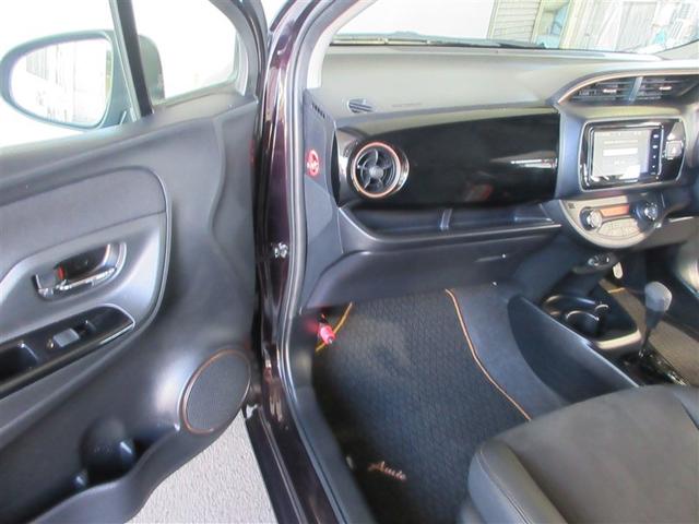 ヴィッツ ハイブリッドF アミー TSS LEDヘッドライト ハーフレザーシート スマートキー ドラレコ バックモニター オートエアコン フルセグTV ETC エアバッグ 盗難防止装置 ABS キーレス 横滑り防止機能(4枚目)