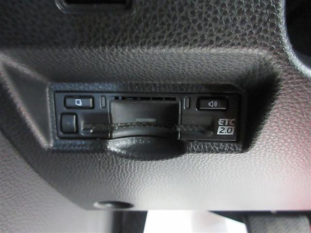 ノア ハイブリッドＳ－Ｚ　横滑り防止機能　エアバッグ　オートクルーズコントロール　地デジ　両側自動ドア　ダブルエアコン　スマートエントリー　ＬＥＤランプ　バックモニター　メモリナビ　半革シート　３列シート　ＥＴＣ付き　ＡＢＳ（17枚目）